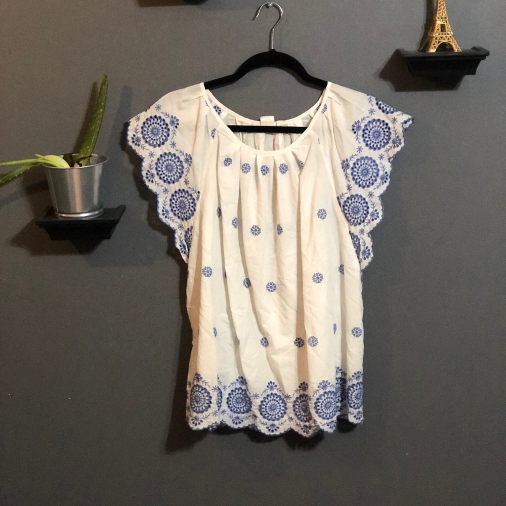 Cute denim and white old navy blouse